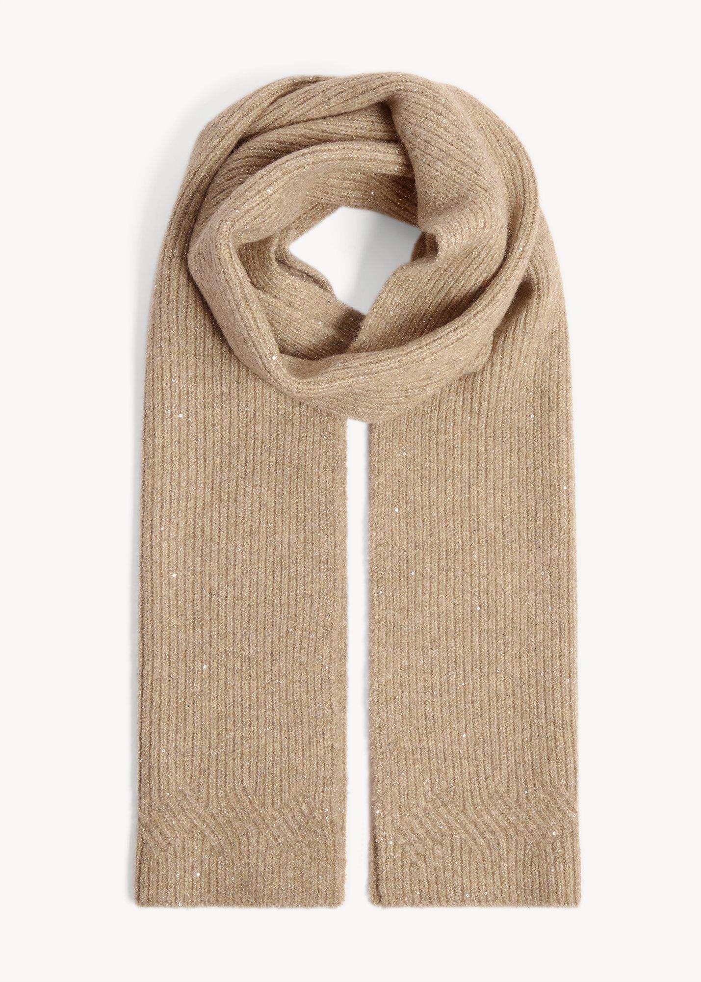 Noemi Scarf