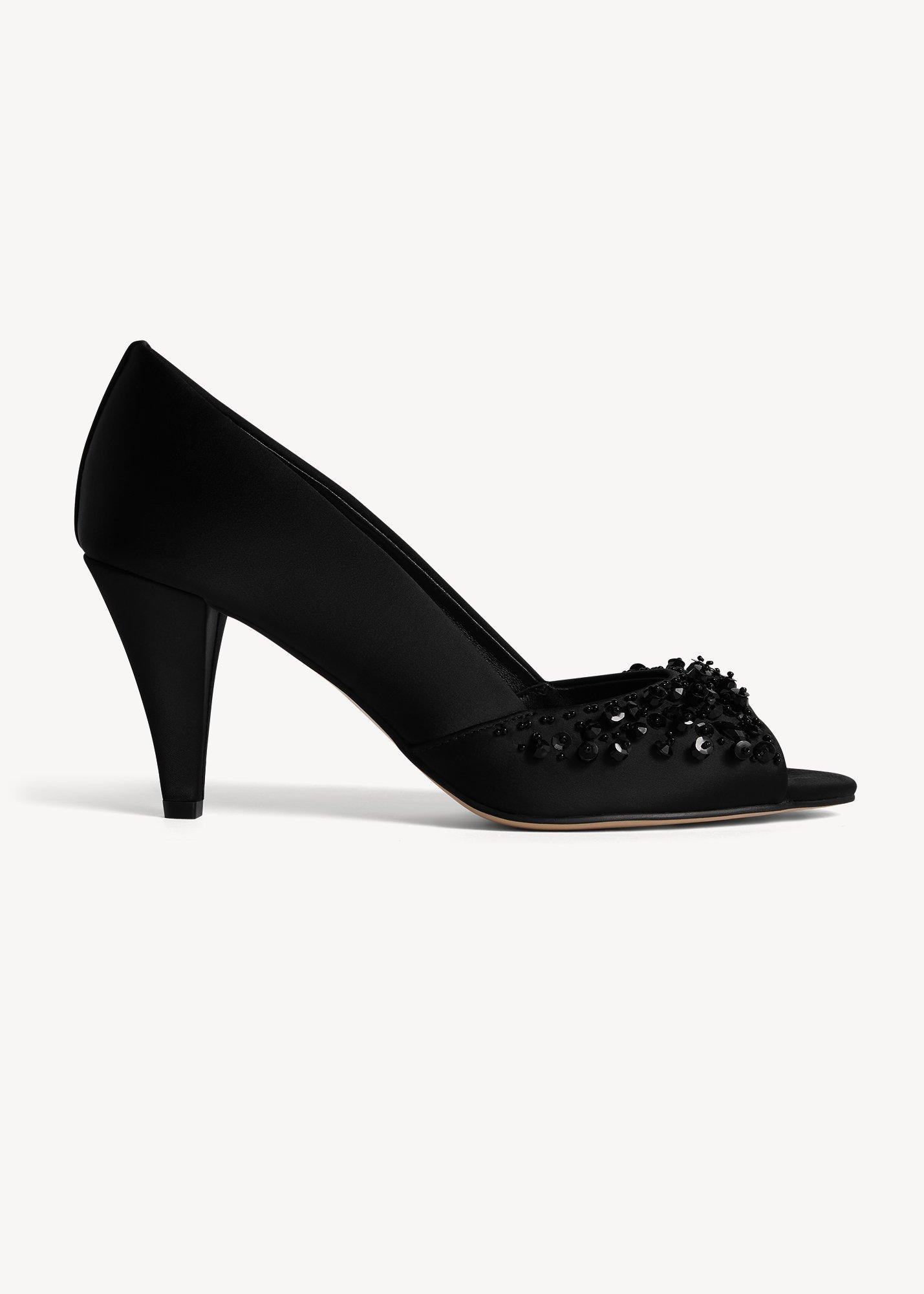 Teia Beaded Courts